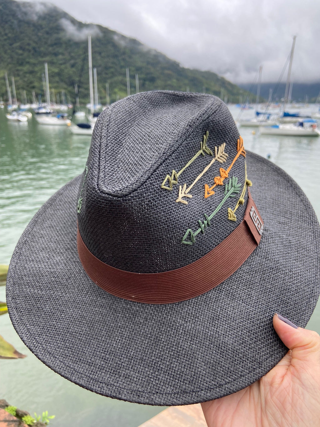 Hat Arrows