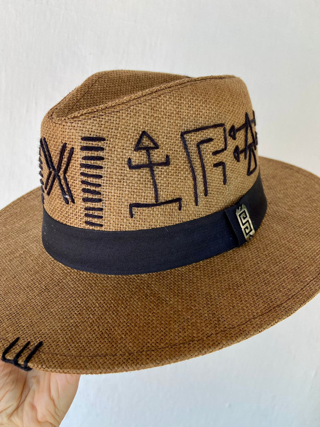 Hat Rupestre TB