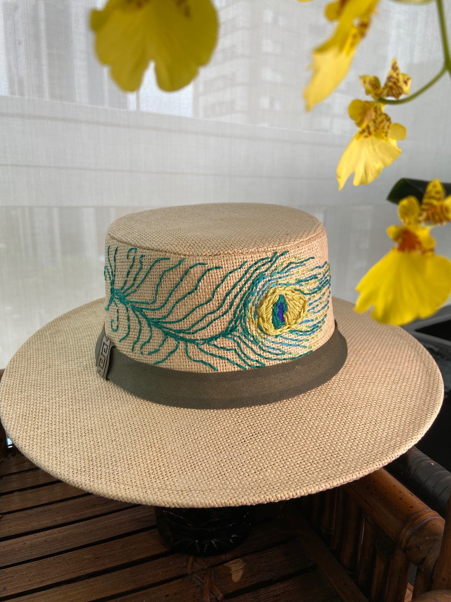 Hat Peacock