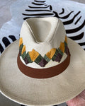 Hat Sardenha Bege e Marrom