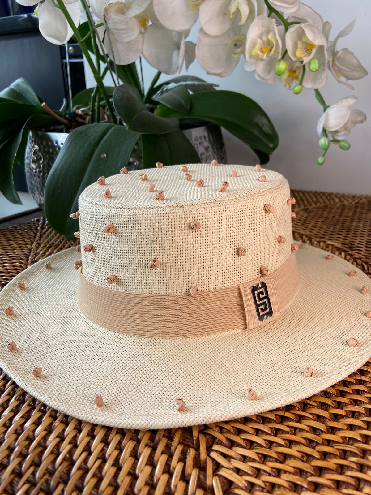 Hat Knots